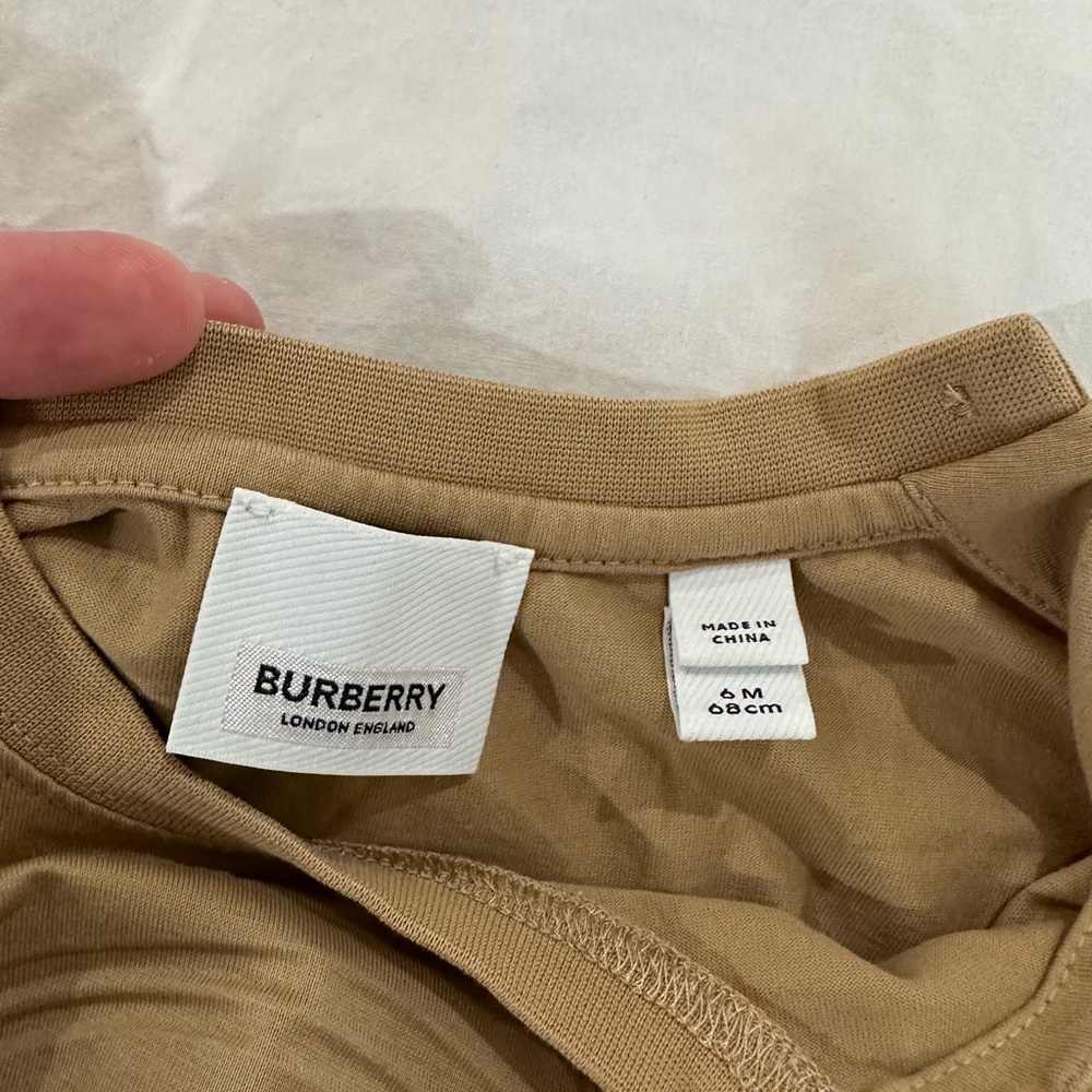 Authentic Burberry Gino Teddy T-shirt - Picture 3 of 5